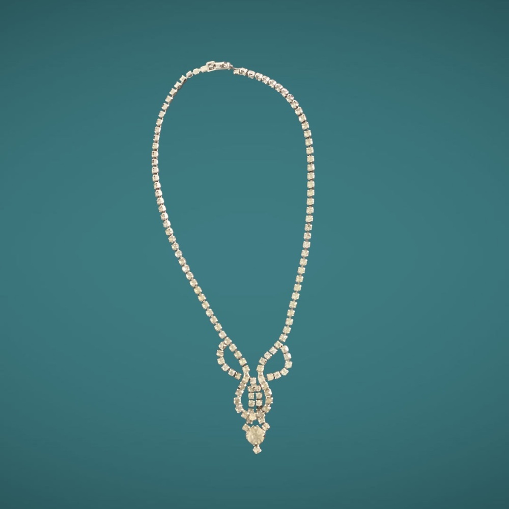 Beautiful Vintage Rhinestone Necklace - Picture 2 of 2